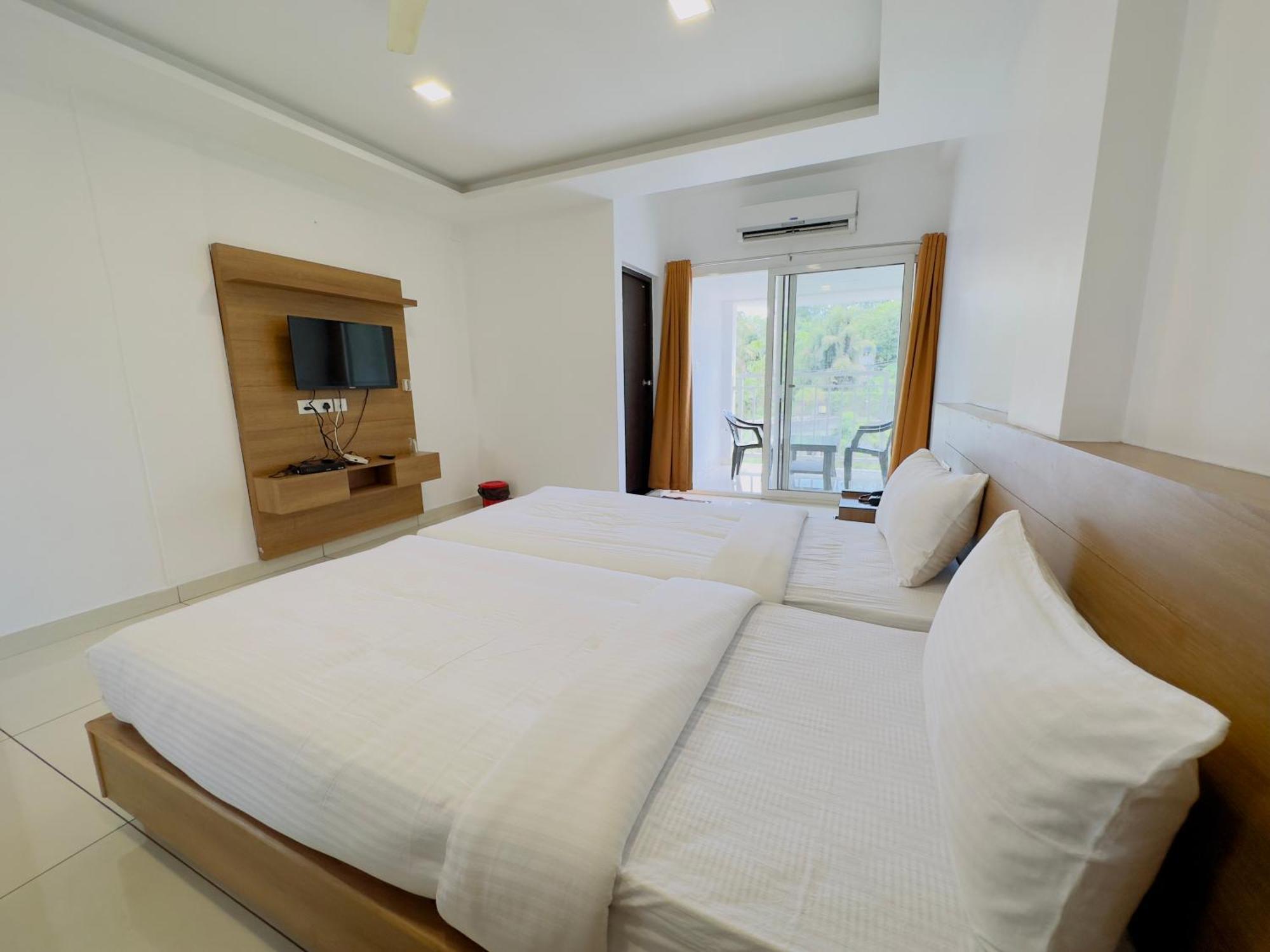 Hotel Lets Stay Kochi ภายนอก รูปภาพ
