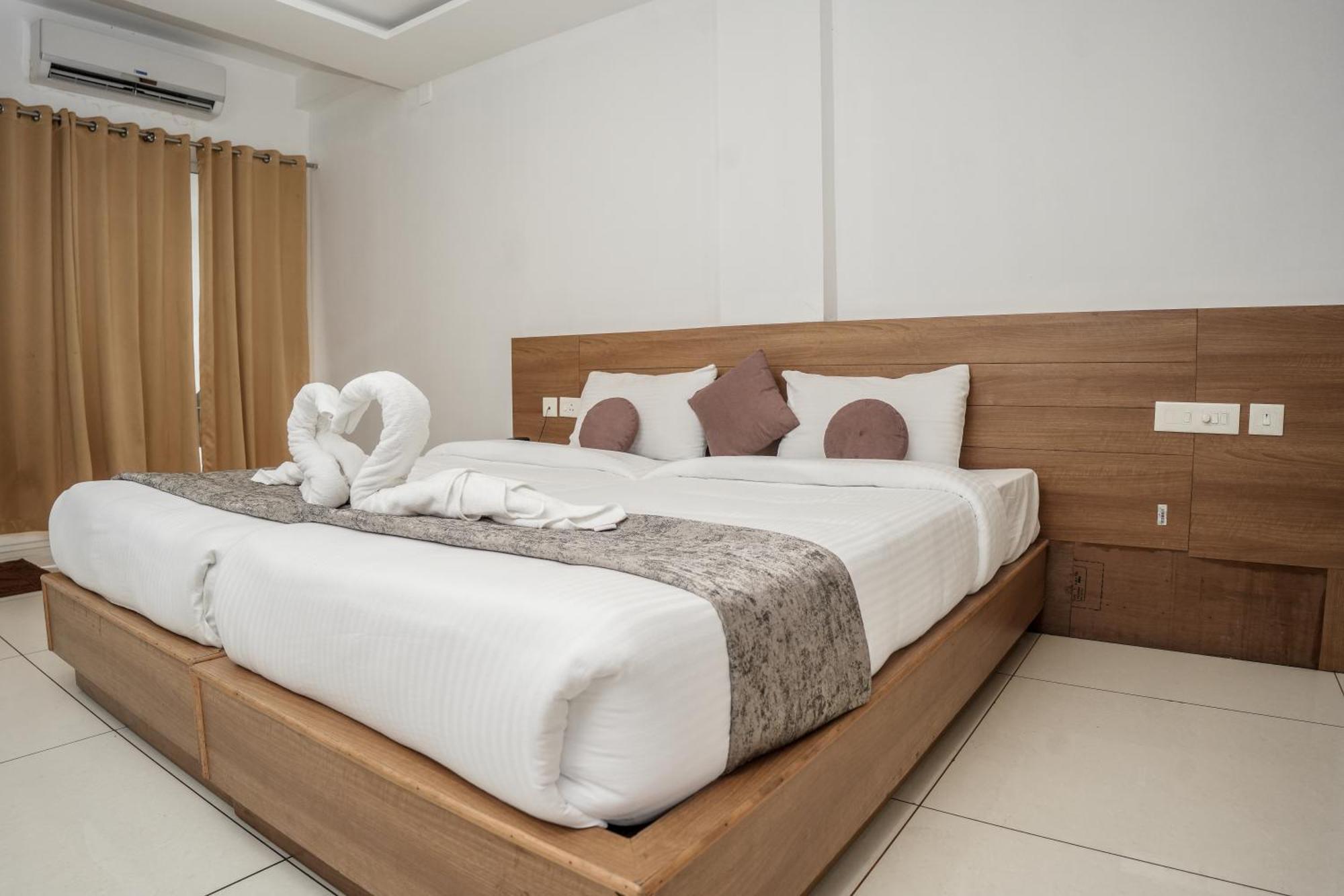 Hotel Lets Stay Kochi ภายนอก รูปภาพ