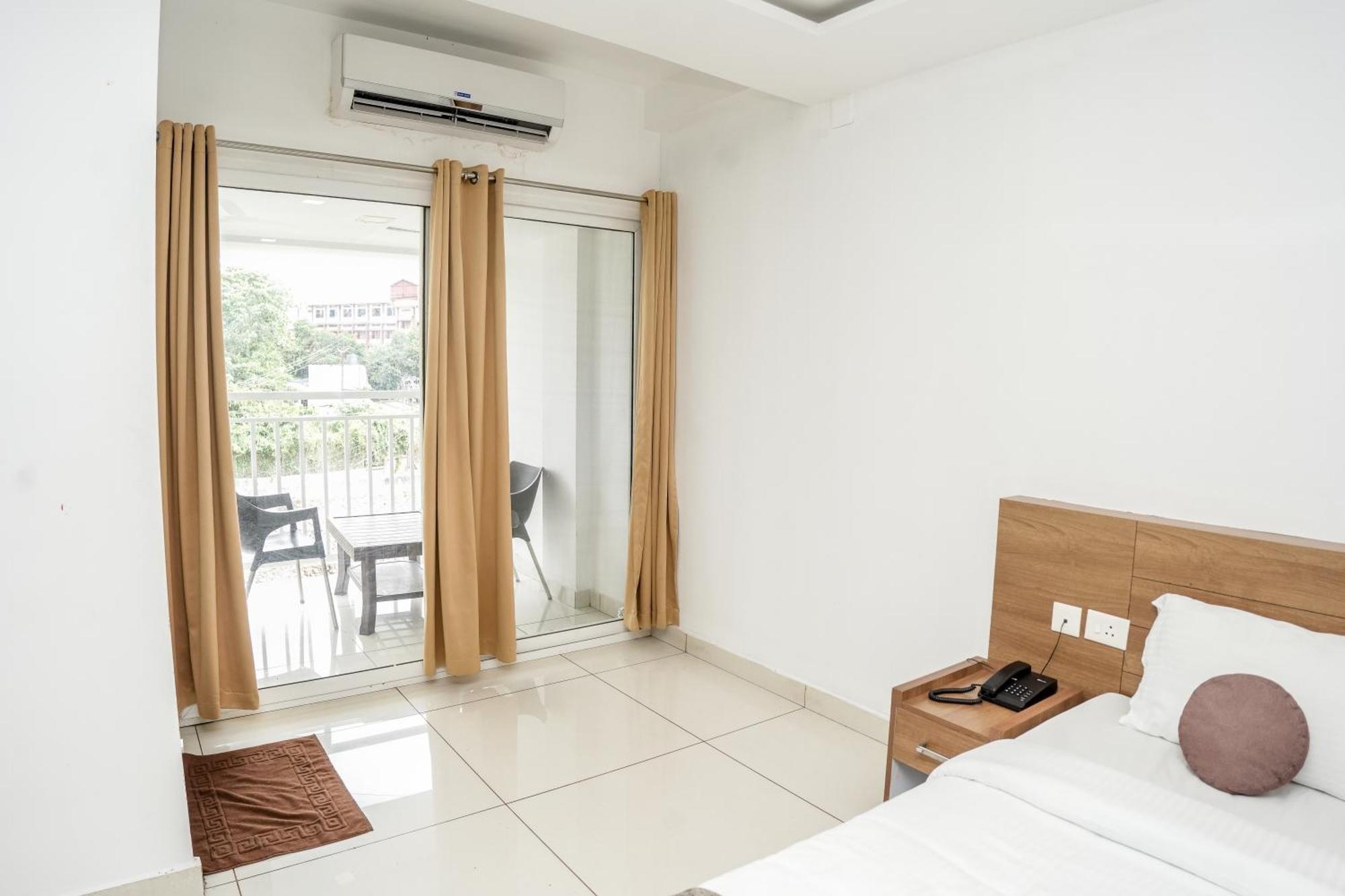 Hotel Lets Stay Kochi ภายนอก รูปภาพ